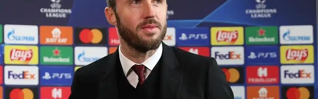 开云-罗马诺宣！卡里克执教曼联，教练班底公布，纯临时工，一股英冠味