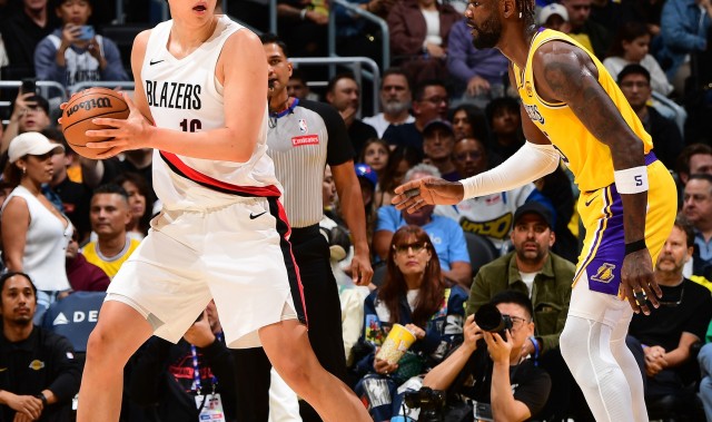 美记：球迷们急切希望杨瀚森获得更多出场机会 但他还需打磨技术